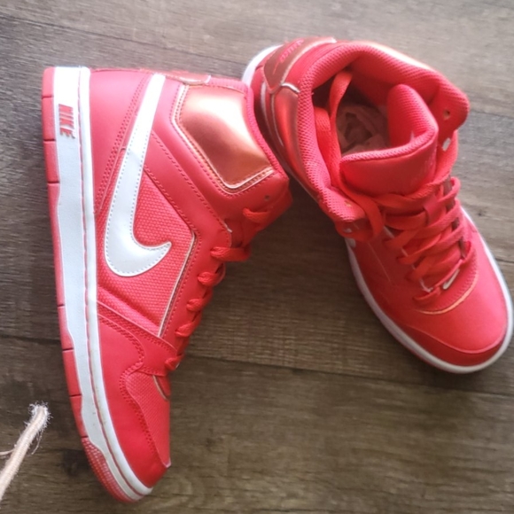 Nike womens shoes - Picture 1 of 6